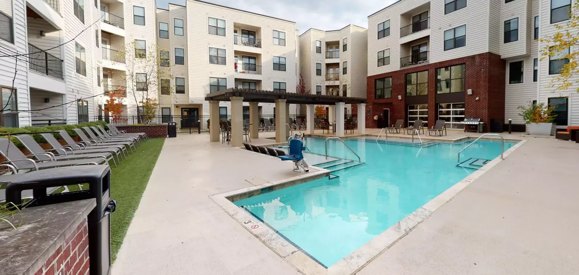 Outdoor Pool at Highline at Nine near OSU